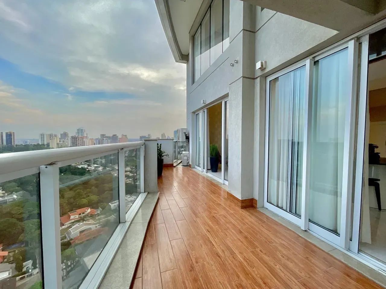Duplex Alto Padrão Mobiliado, 3 Suites em Alphaville