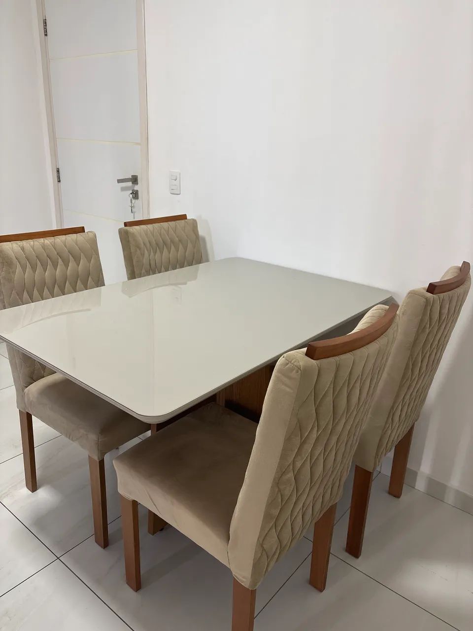 Conjunto de mesa e cadeiras madeira maciça - Kasa Décor NOVO - Foto 2