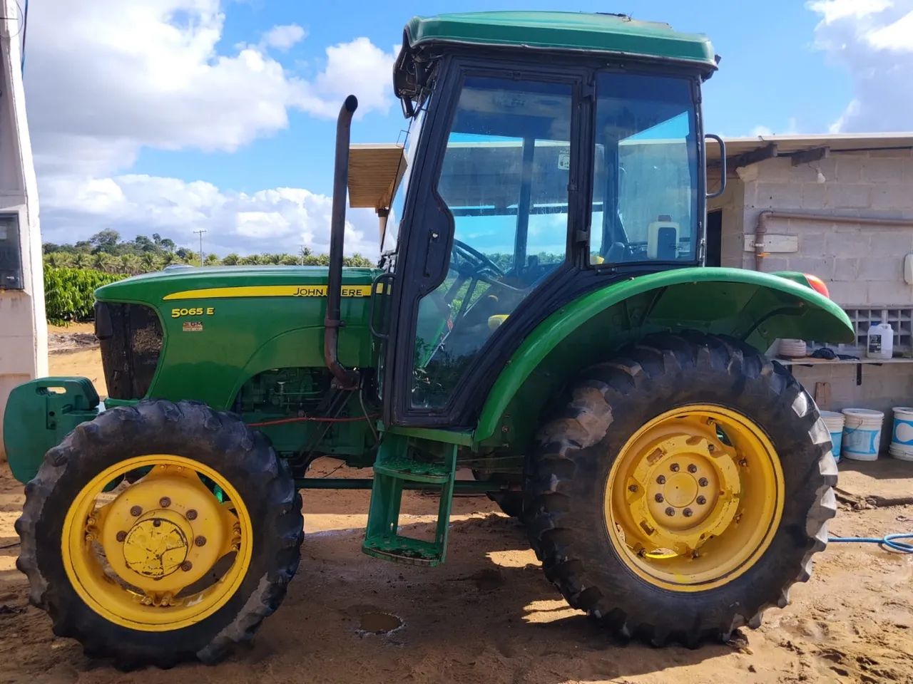 Trator John Deare 65CV Cabinado - Foto 4