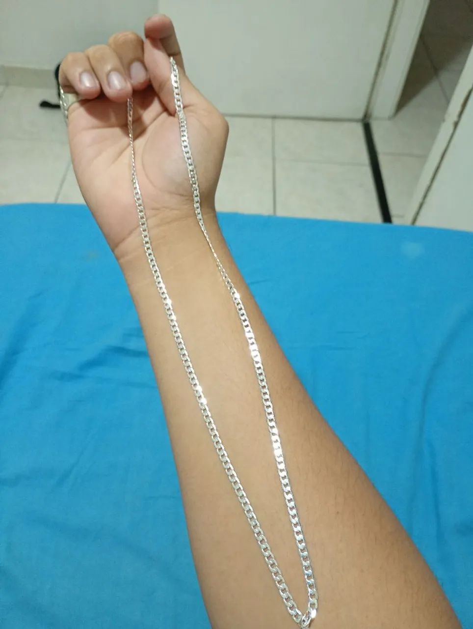 Corrente de prata escama 4 mm 70 cm 