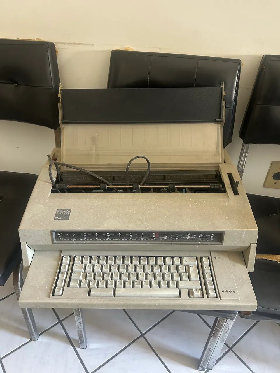 Impressora IBM antiga 