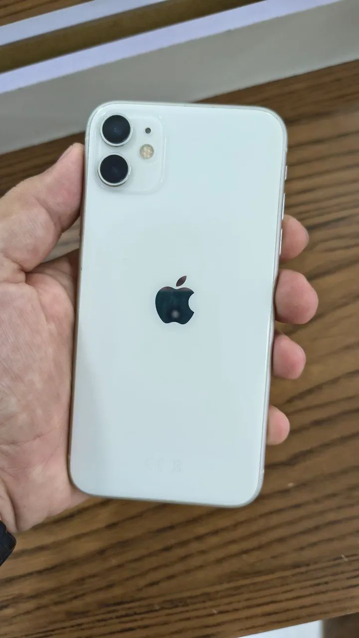 iPhone 11 Branco 128GB muito conservado 