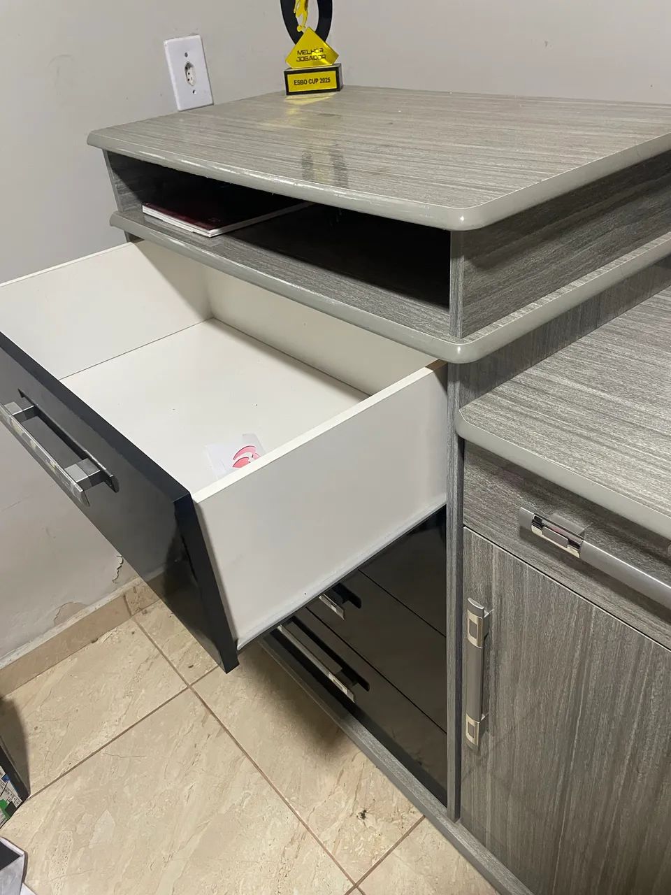 Cômoda Usada em Bom Estado - Foto 3