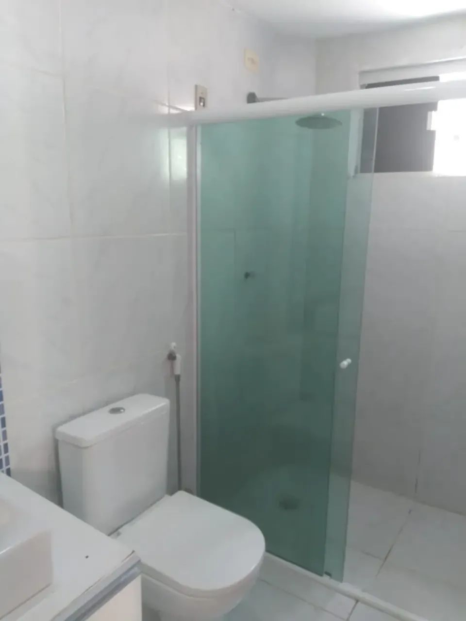 Apartamento nos Bancários, primeiro andar , Varanda e garagem coberta - Foto 2