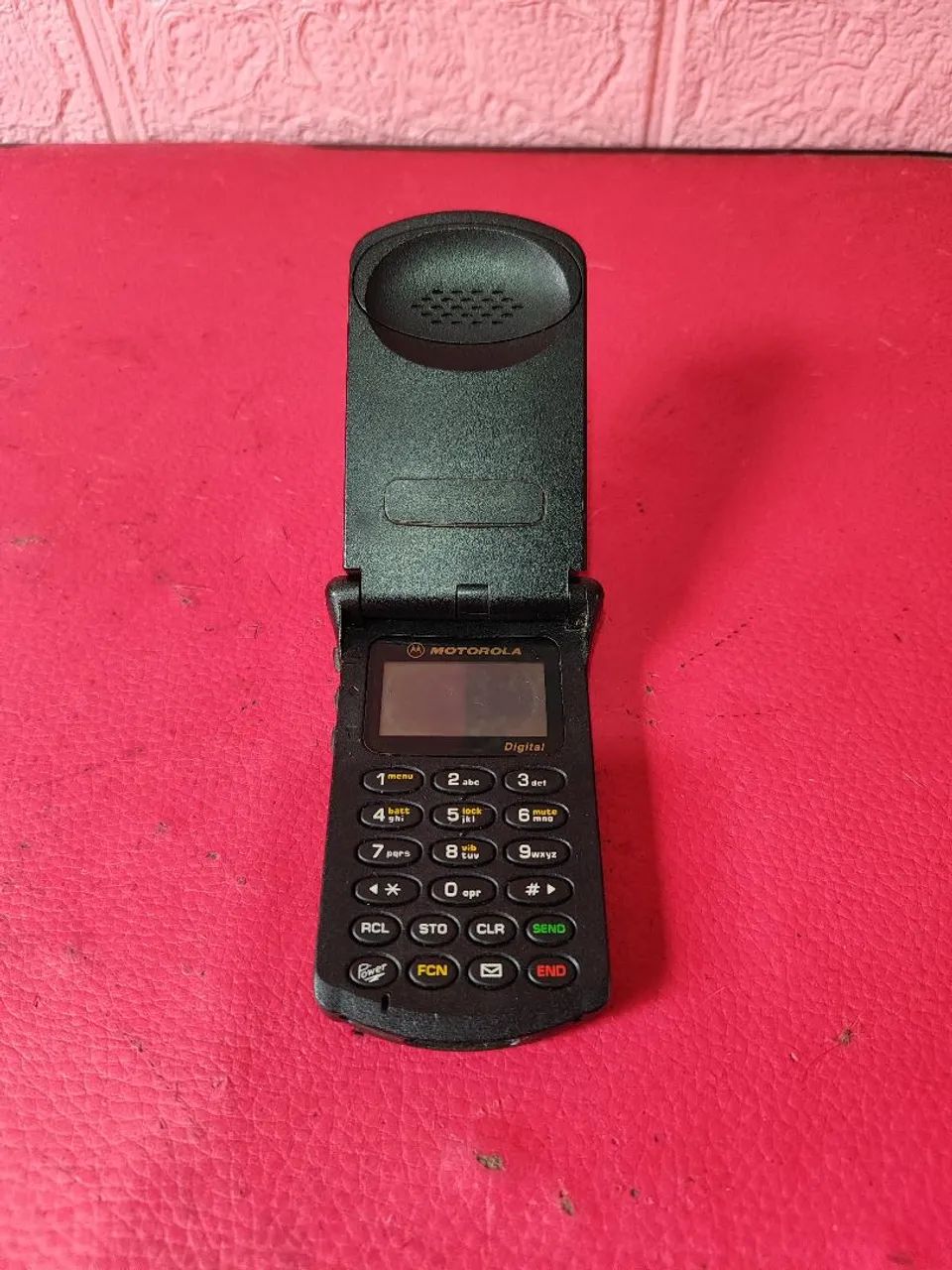 Celular StarTac Motorola antigo colecionador 