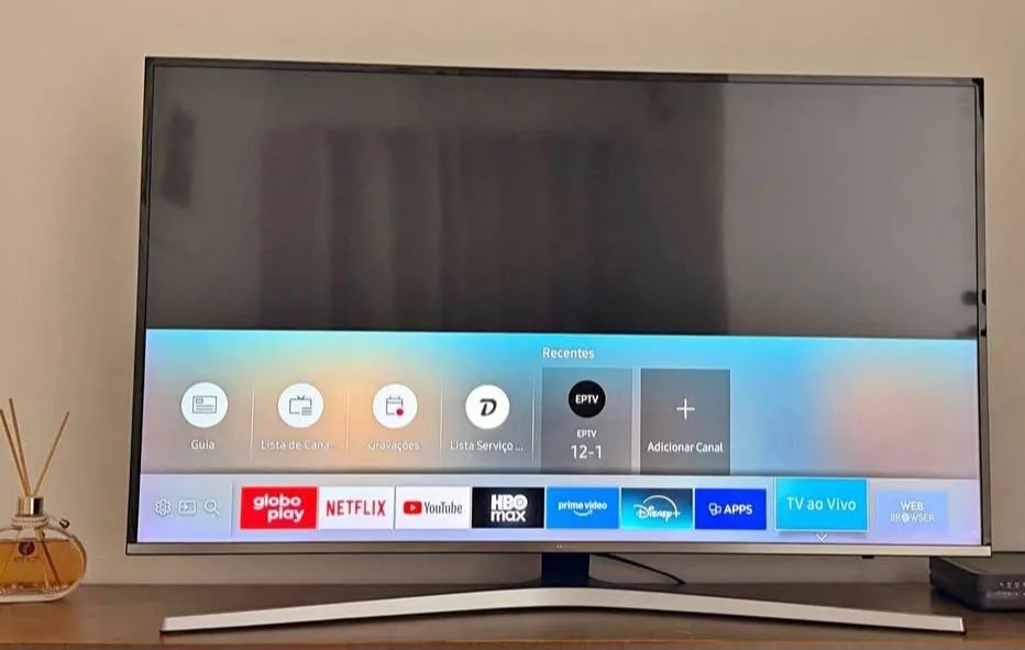 Smart Tv 4k UHD 50 Polegadas Samsung comando de voz