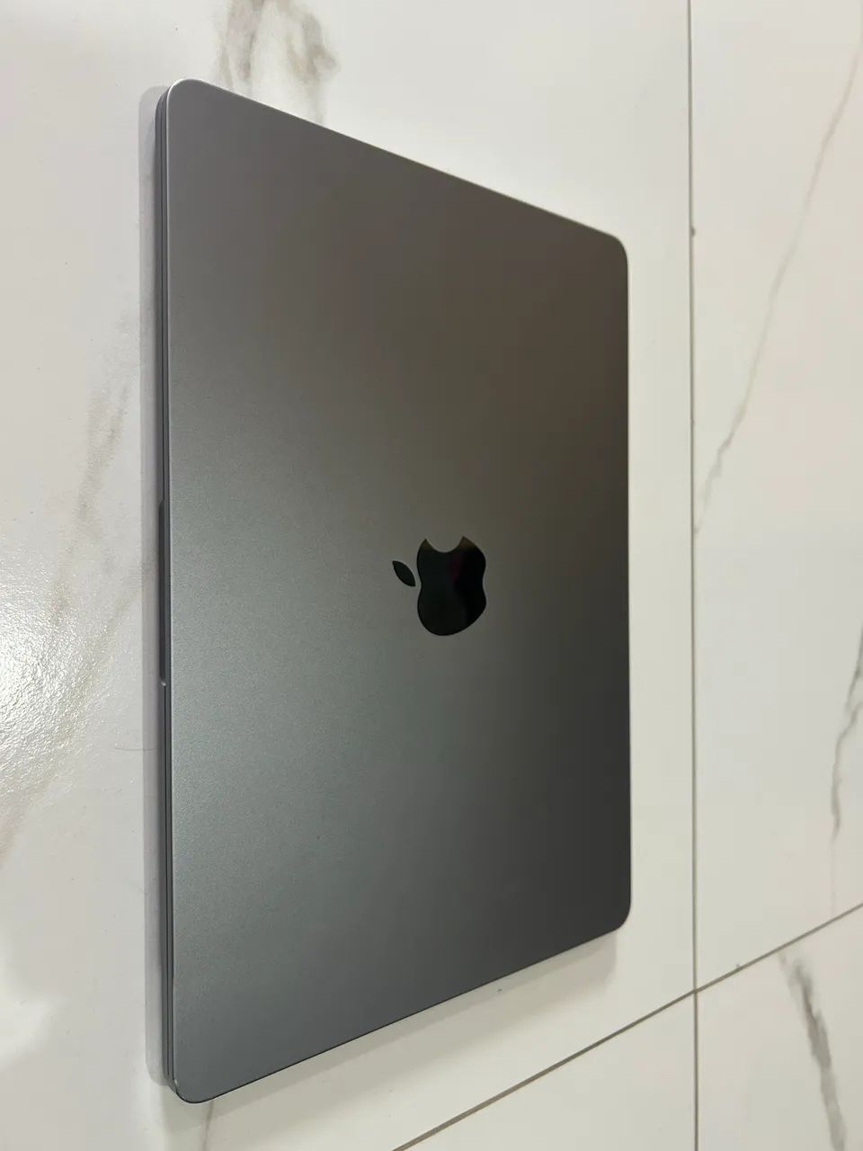 MacBook Air 2022 M2 8GB RAM 256 SSD bateria 86% - Notebooks