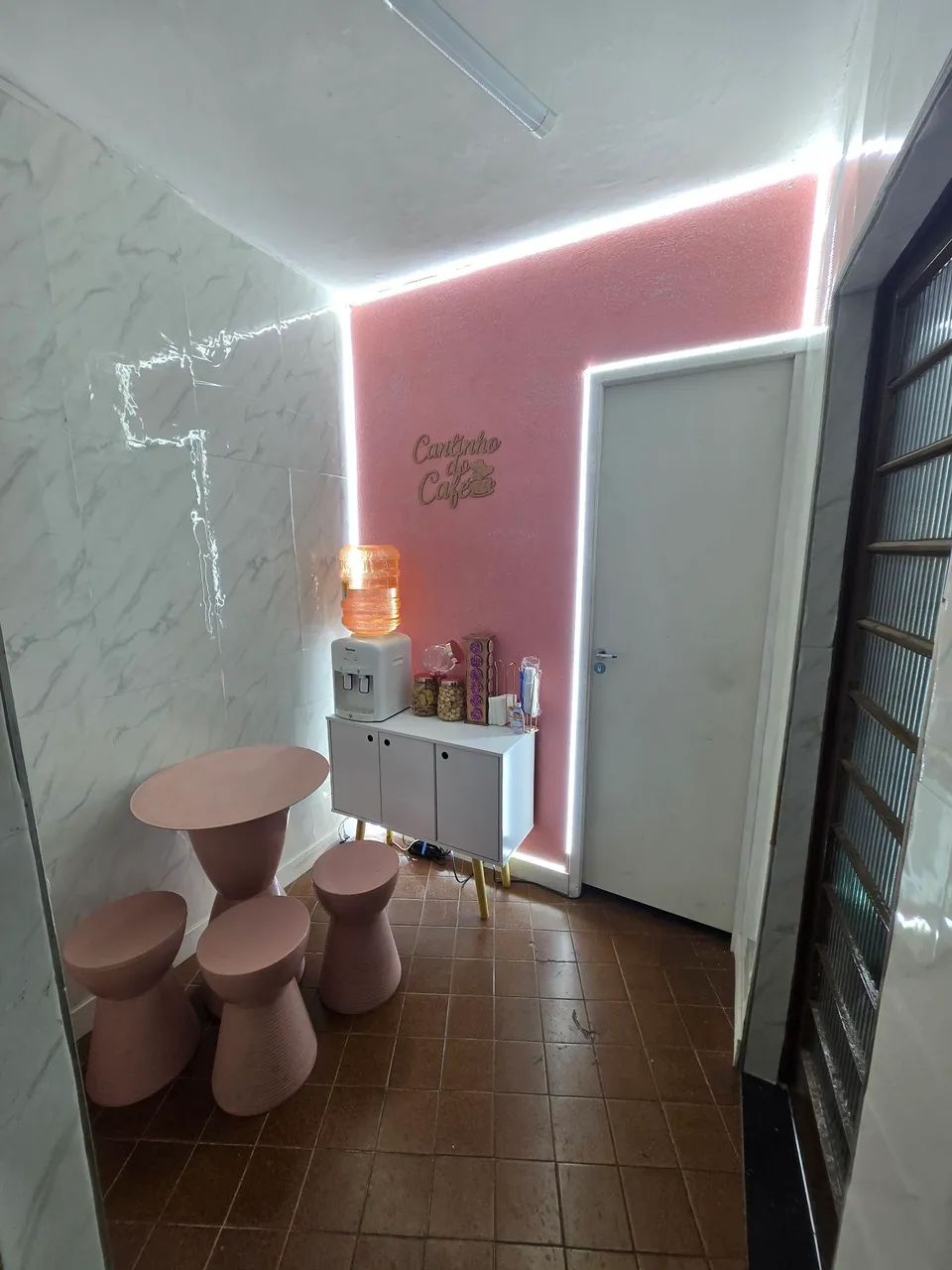 Contrata-se proficional da area da beleza! - Foto 3