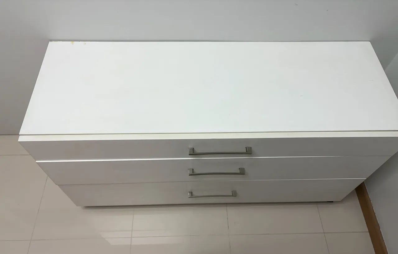 Cômoda com gavetas e almofada  - Foto 3