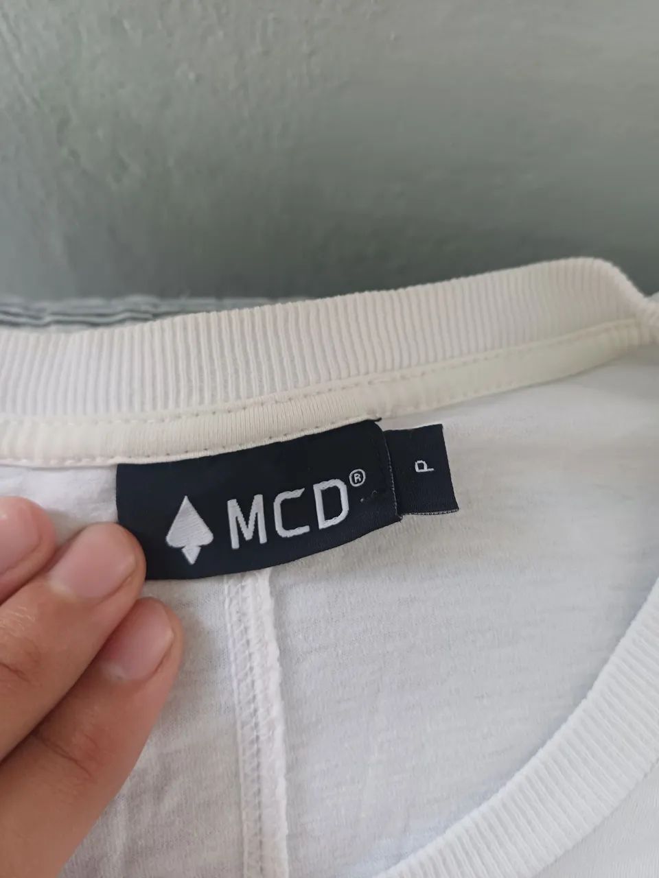 Camisa MCD pouco usada  - Foto 2