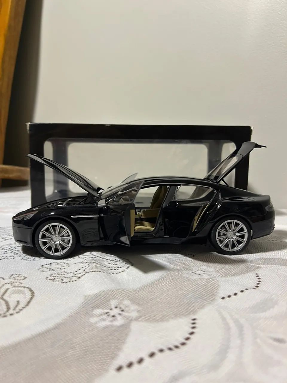 1:18 AUTOART Millenium Aston Martin Rapide - Foto 3