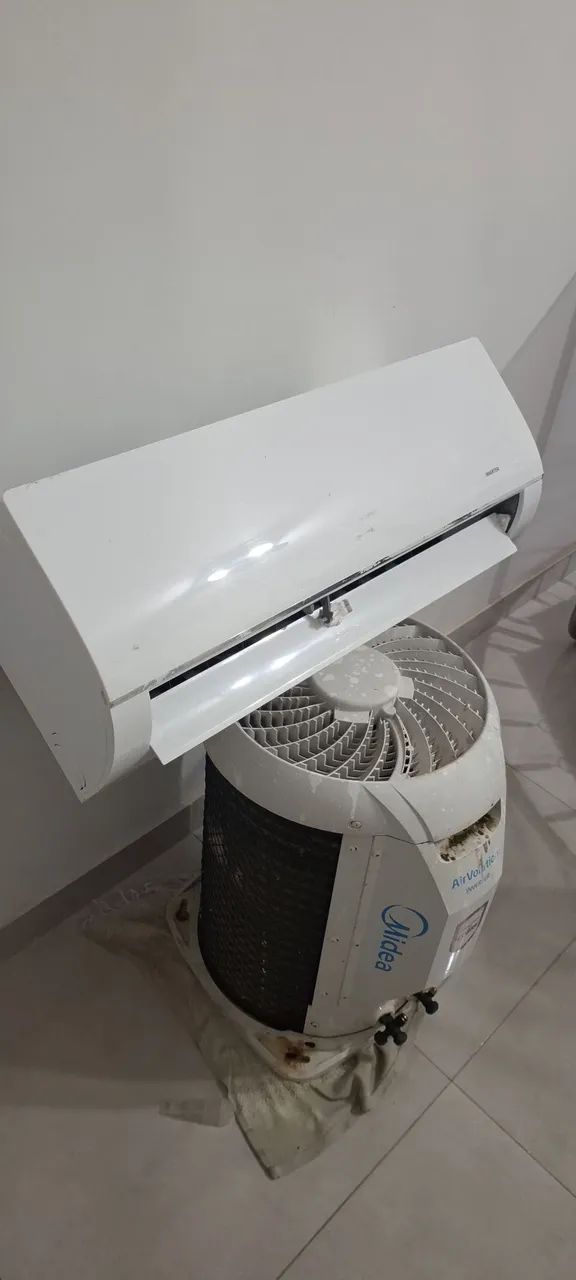 Split Midea Inverter 9000btus - Foto 3