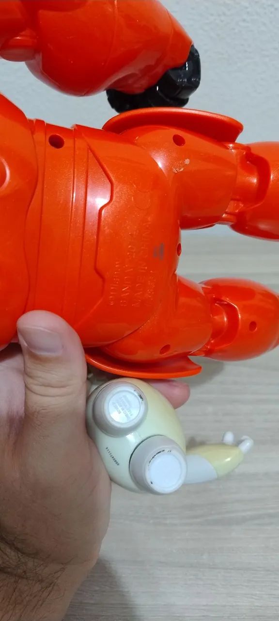 2 Bonecos Big Hero Baymax - Bandai - Foto 5