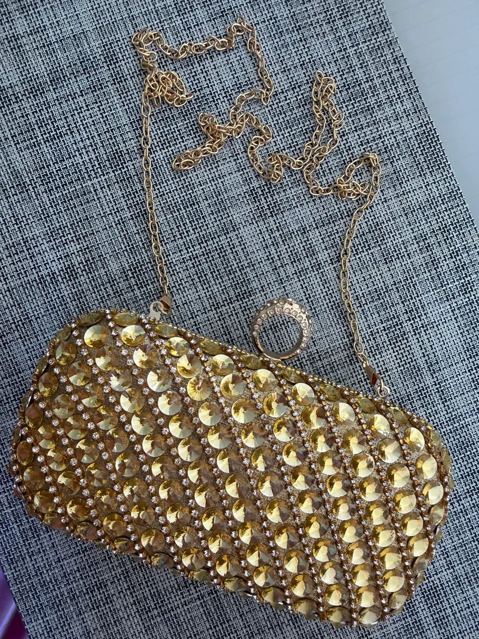 Bolsa de mão dourada NOVA - Foto 3