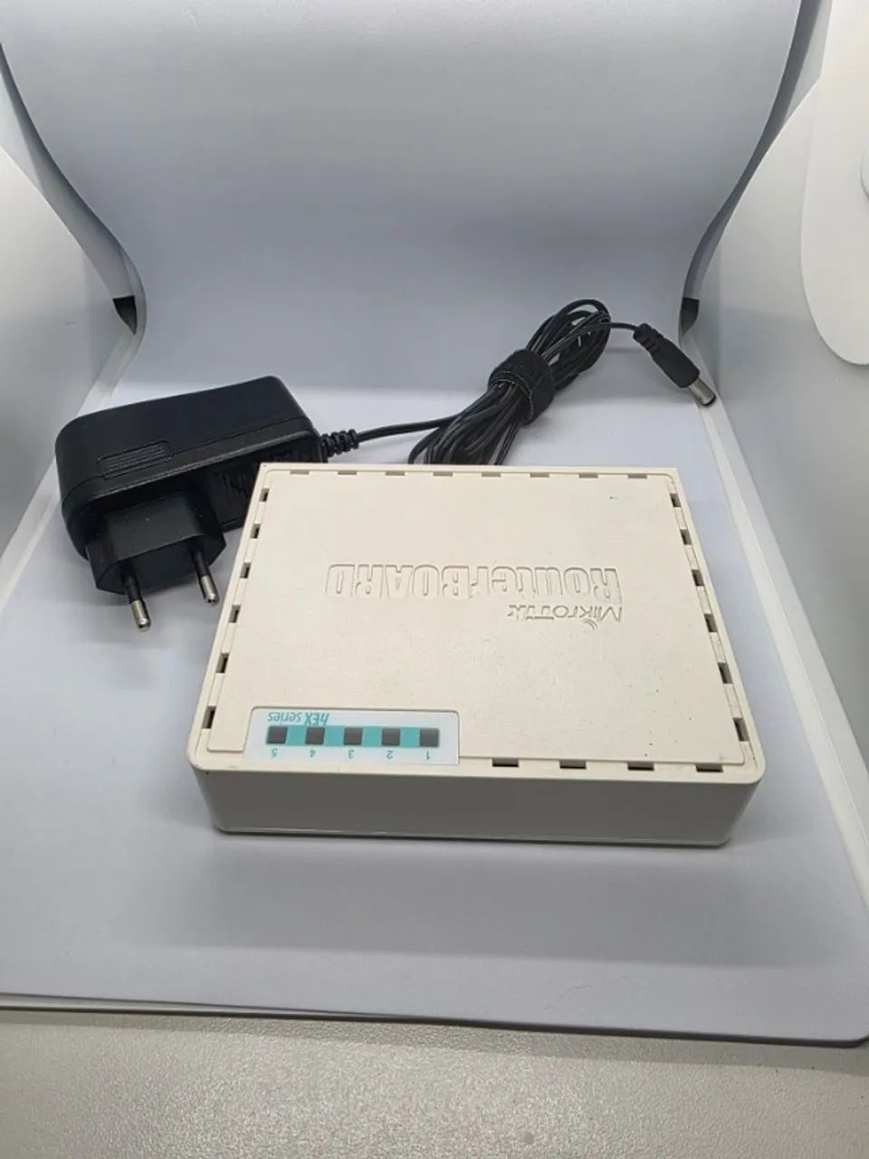 Mikrotik RB750GR3 - Foto 2