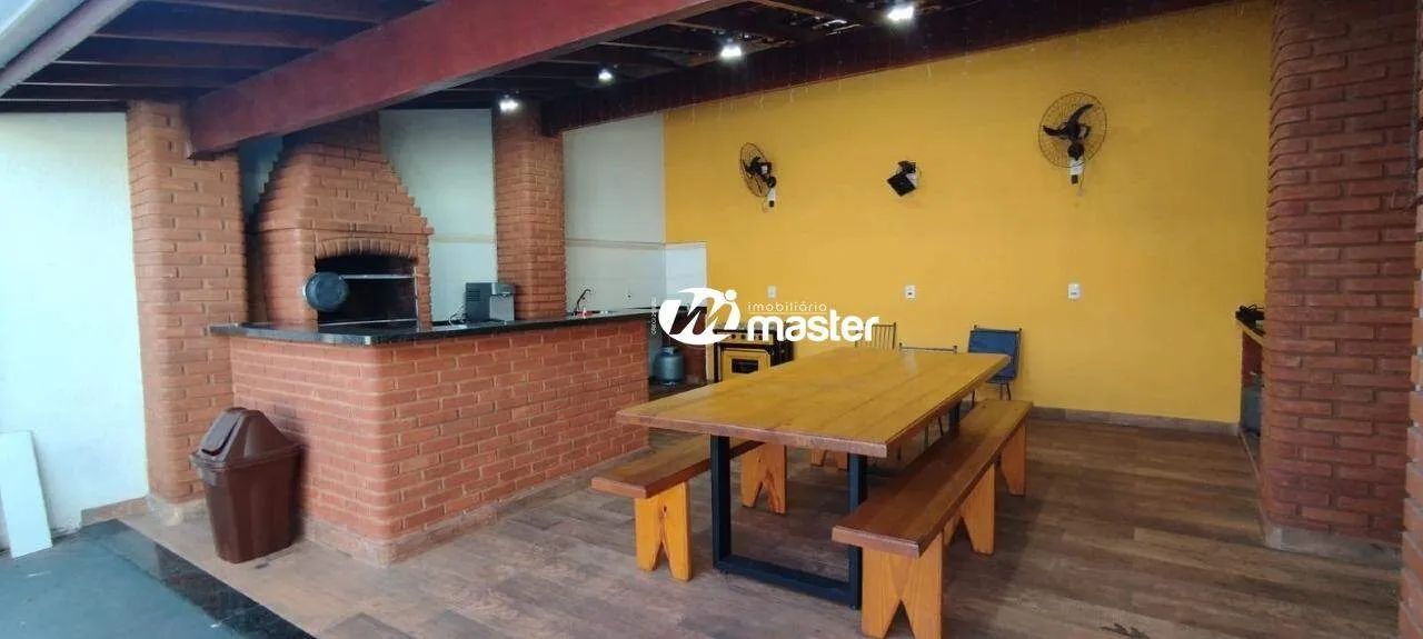 Casa ampla, com 3 dormitórios no Cidade Jardim