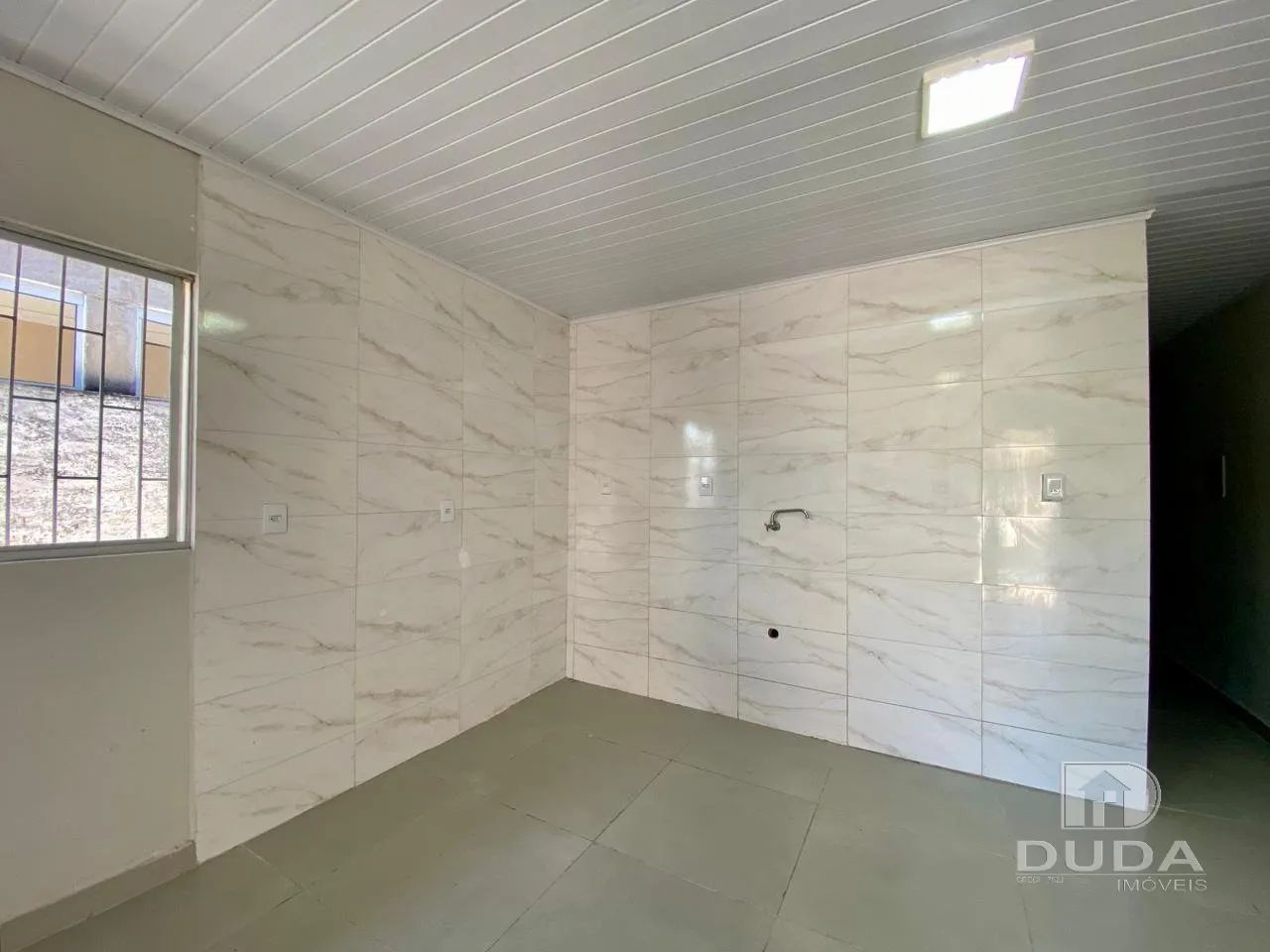 Casa 2 quartos 2 garagens para locação no Carianos - Foto 5