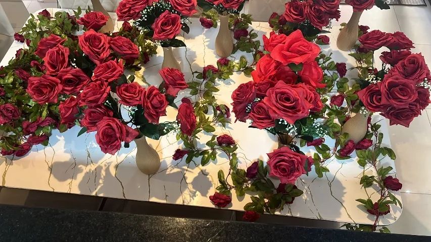 Decoração flores vermelhas, Bela e a fera. - Foto 2