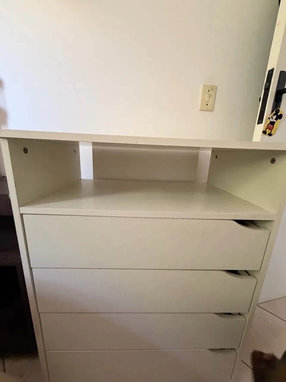 Cômoda Branca com 4 gavetas 