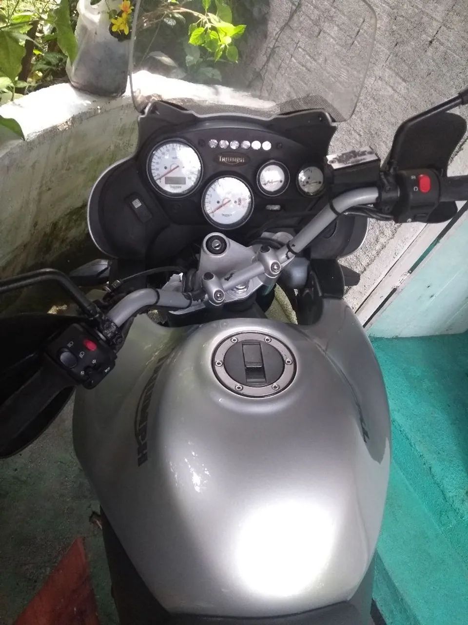 Vendo linda Triumph 955i - Foto 4