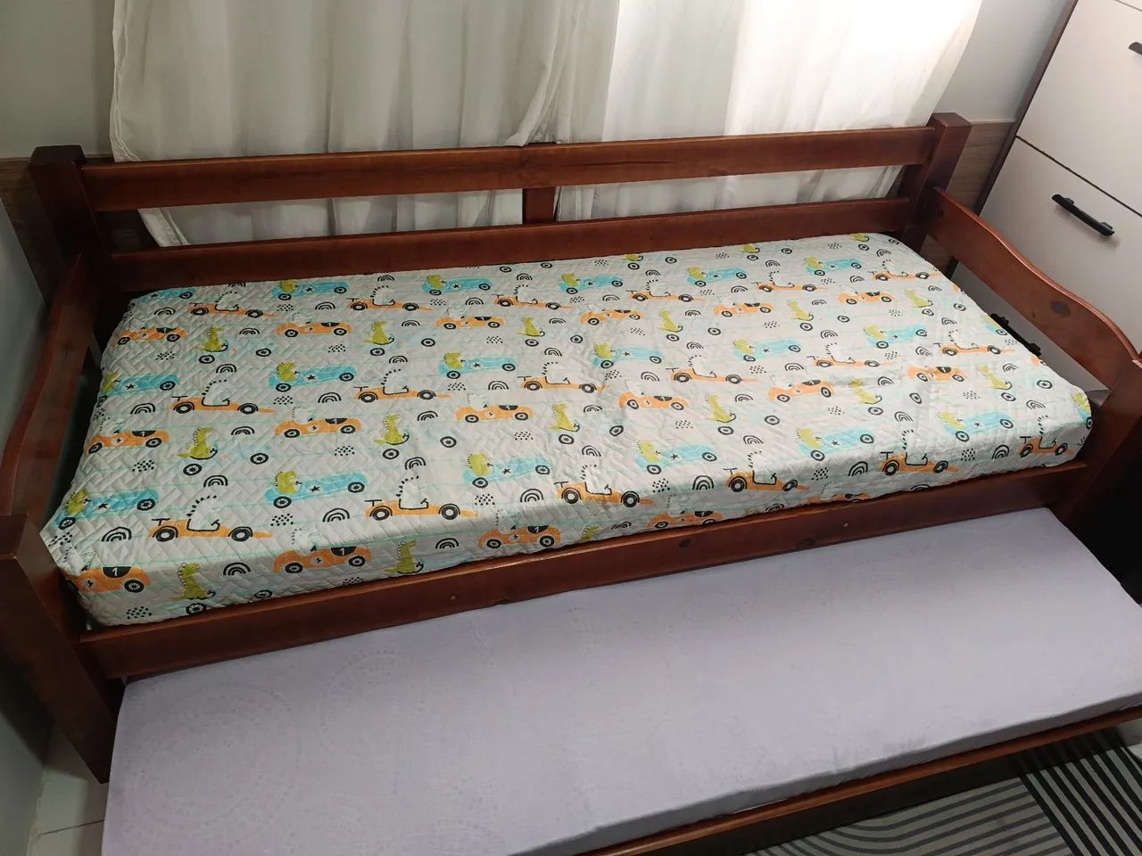 Vendo bicama  com rodízios  - Foto 3