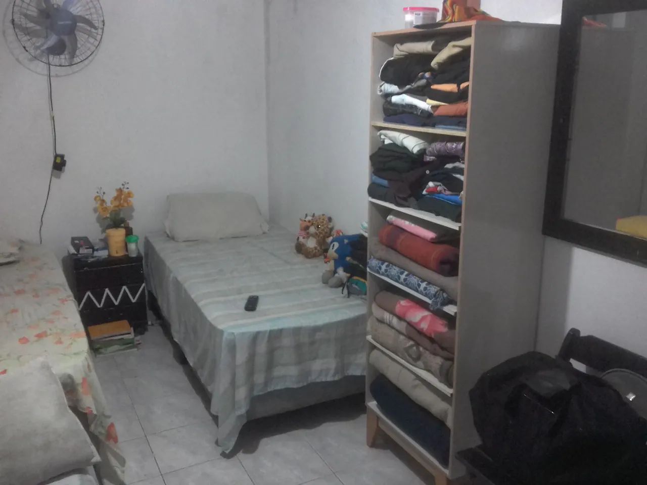 Cama box solteiro usada porém muito boa