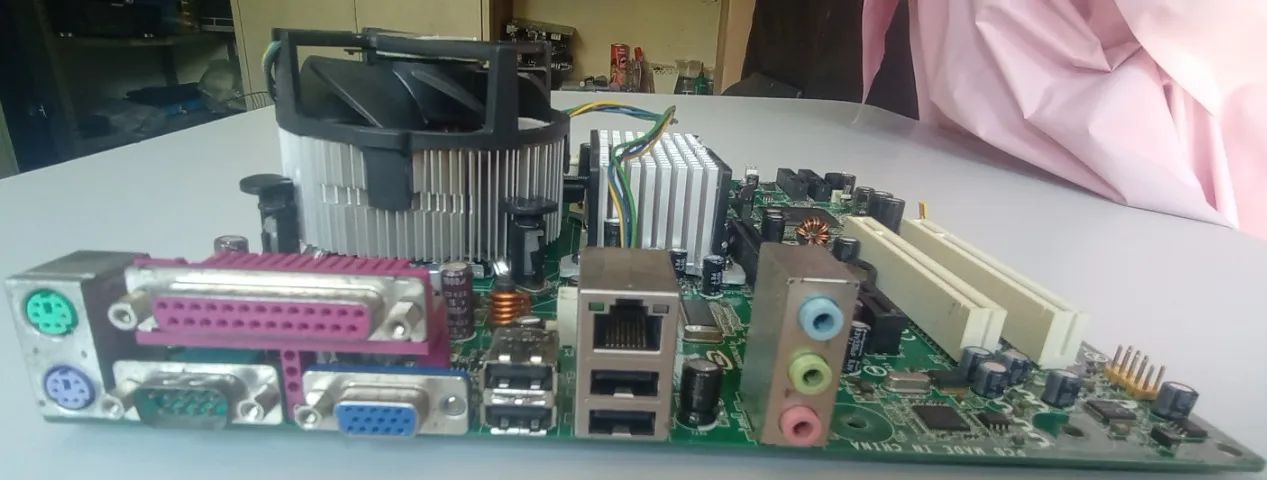 placa mãe para computador antigo D945GCNL - Foto 2