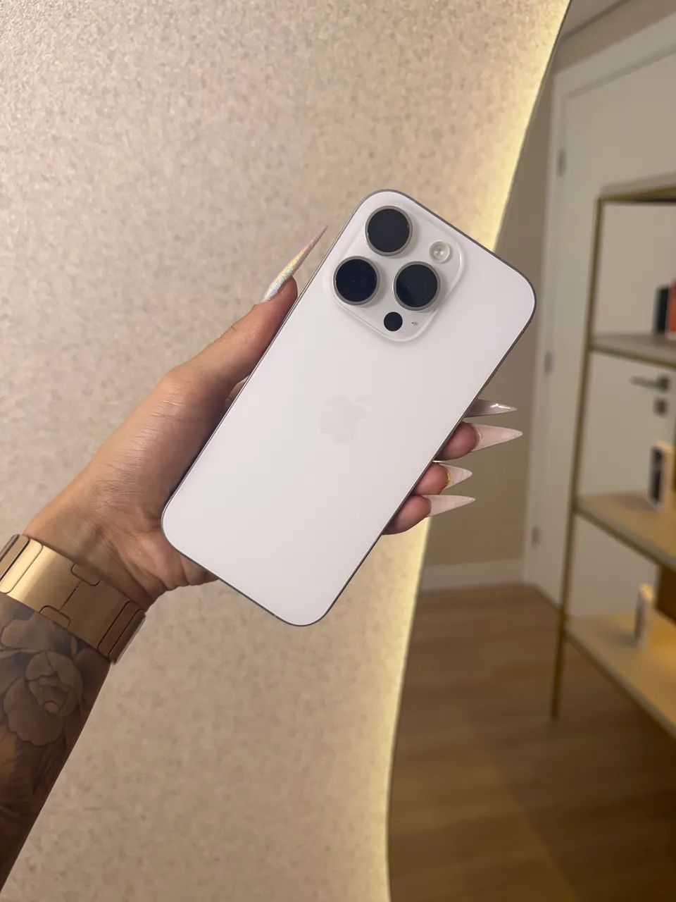 iPhone 16 Pro Titânio Branco IMPECÁVEL  - Foto 2