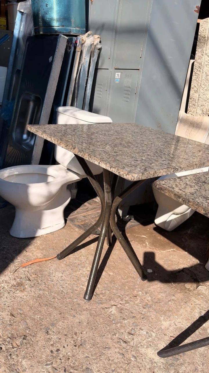 Mesa de granito com pés de ferro  - Foto 3
