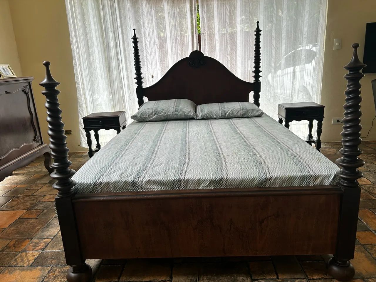 Cama manuelino antiga