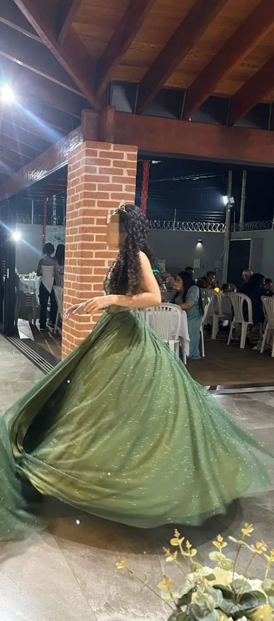Vestido de debutante 15 anos acompanha o tuli 2