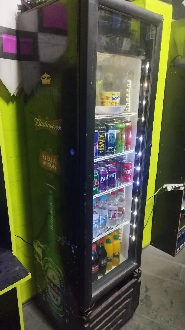 Vendo Freezer vertical funcionando 100% - Foto 2