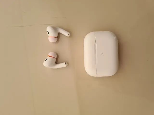 Airpods Pro 2 com acessórios  - Foto 4
