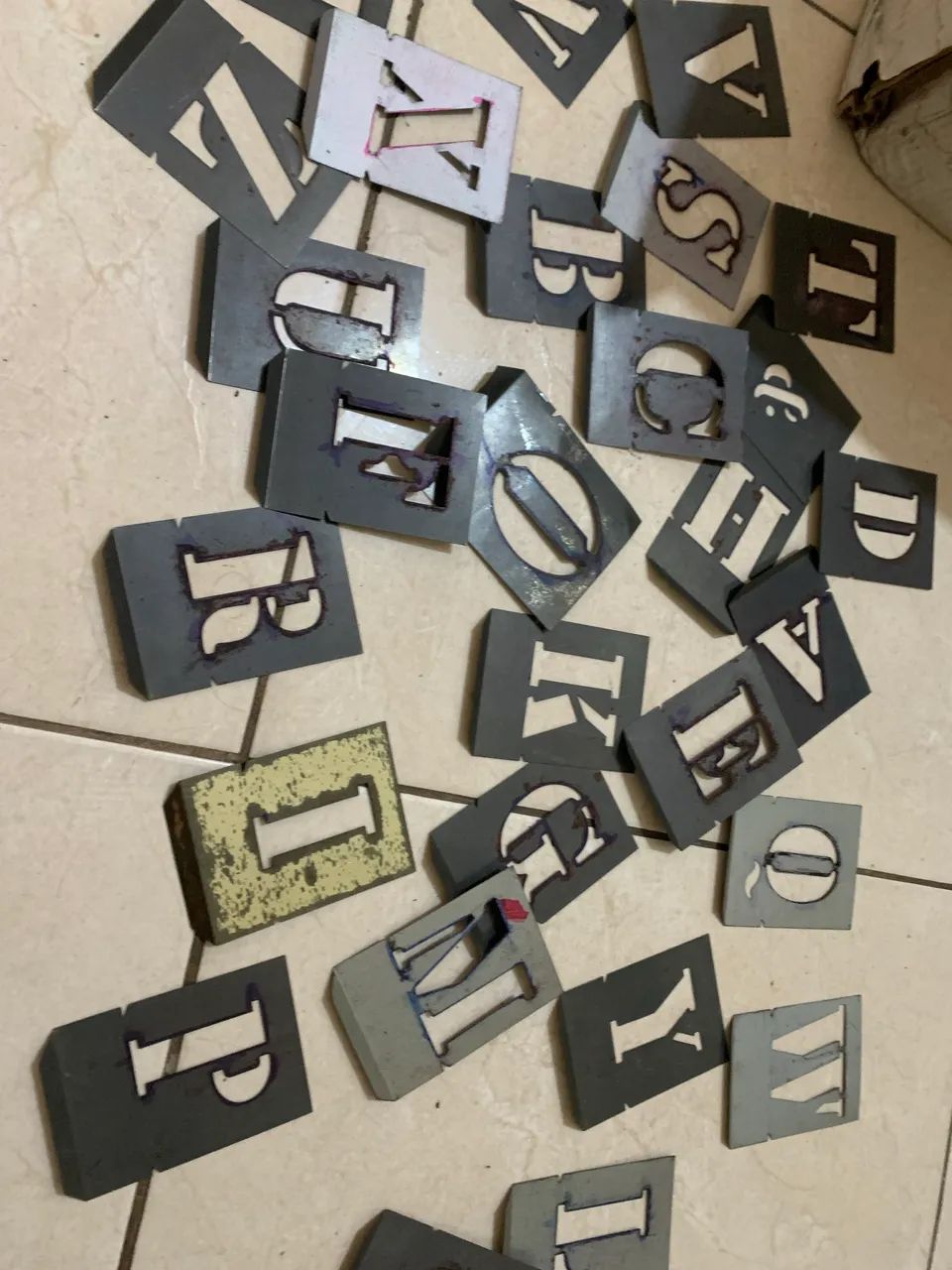 Stencils metálicos/Gabarito/molde de chapa metal - Foto 5