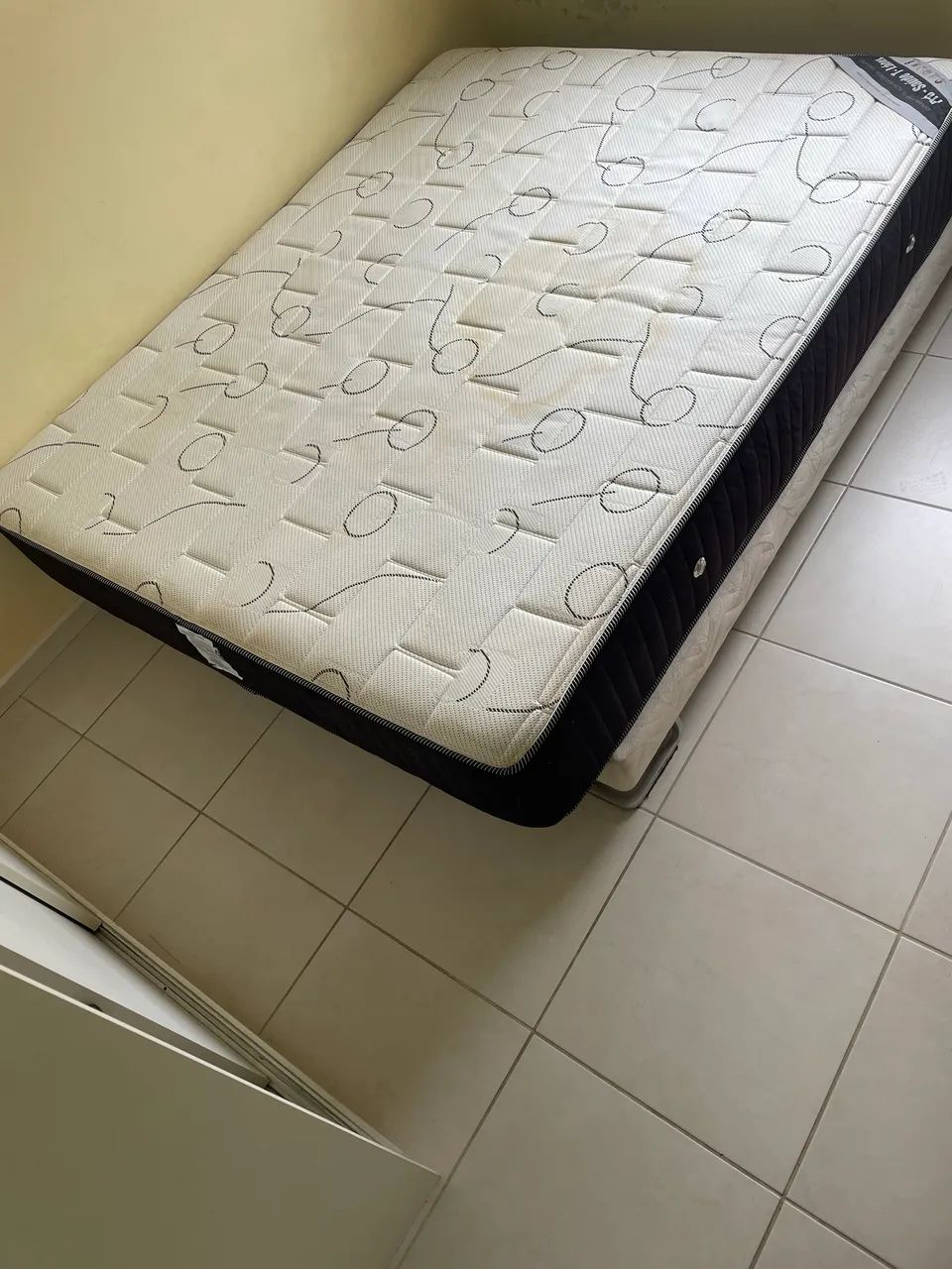 Cama box bipartida queen com colchão