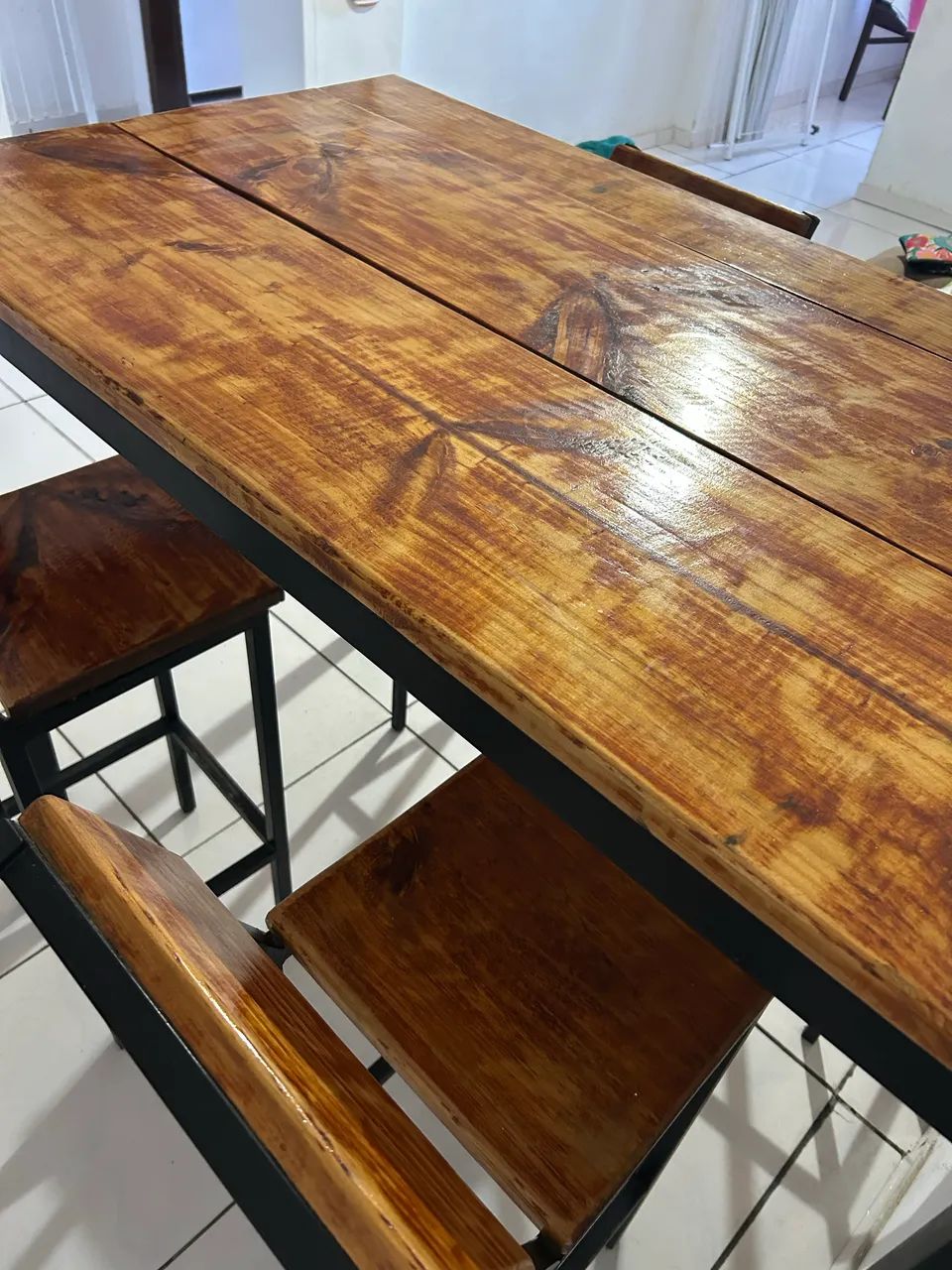 Conjunto mesa e cadeiras - Foto 2