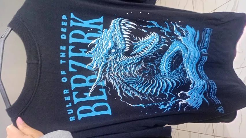 3 camisas da berzerk - Foto 4
