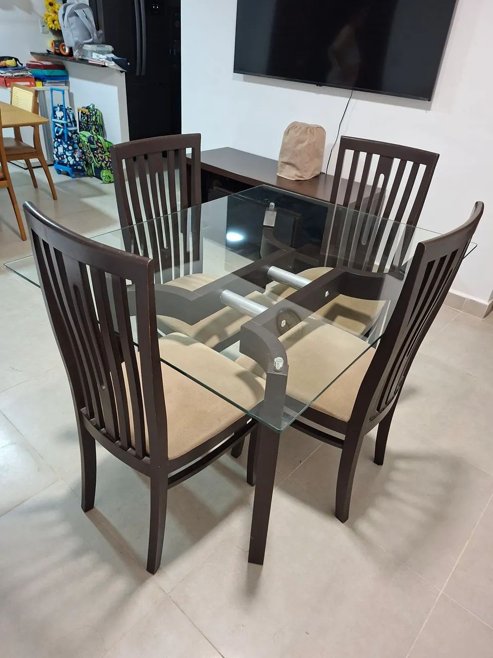 Vendo Mesa Marrom, superficie de vidro - Foto 5