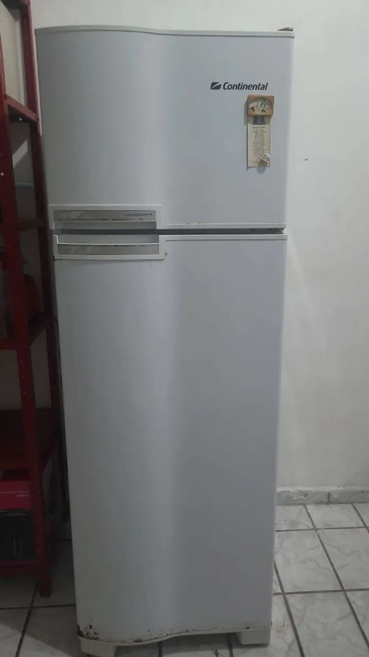 Vendo geladeira com defeito