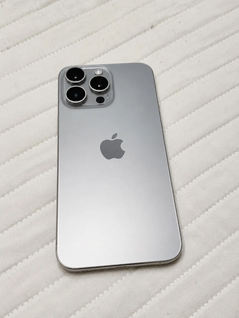 iPhone 13 Pro Max Gold 128gb - Celulares e Smartphones - Barra da