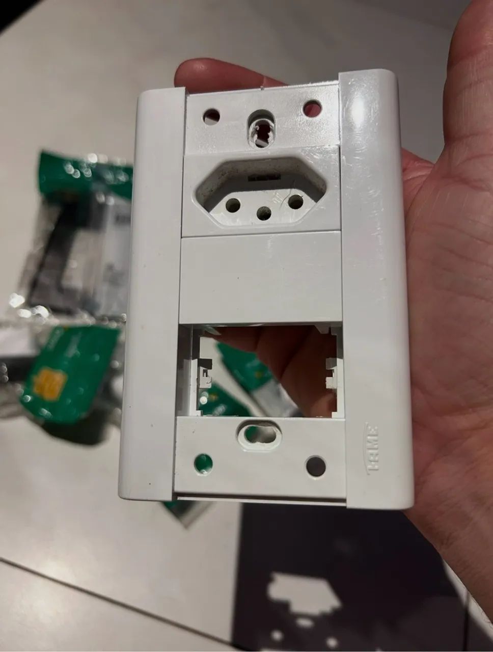 Tomadas e interruptores  - Foto 5