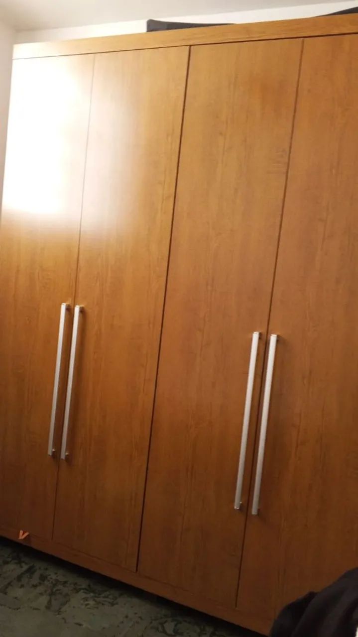 Vendo dois guarda-roupas de madeira - Foto 4