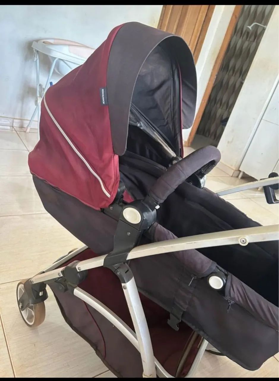 Vende-se carrinho e bebê conforto em perfeito estado 