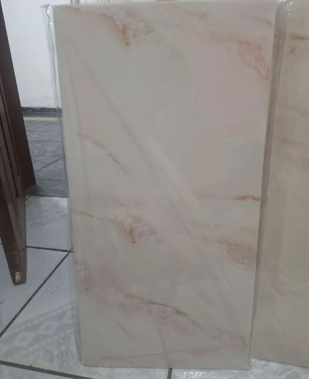 Marble-effect adhesive plaque433926439678791683