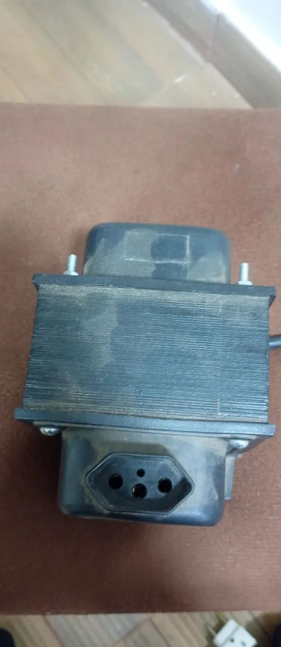 Transformador de 220v para 110 - Foto 3