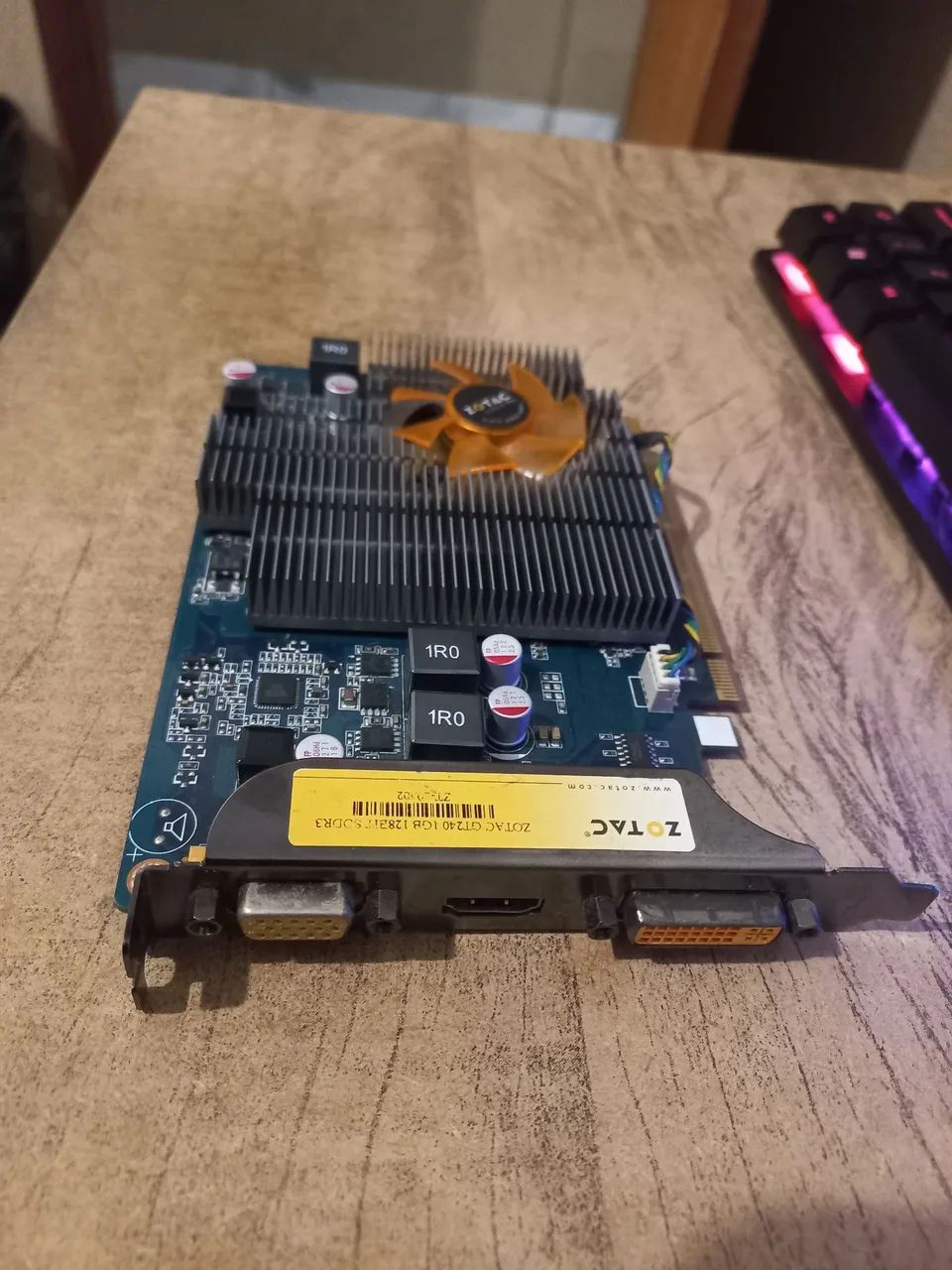 GT 240 1GB DDR3  - Foto 5