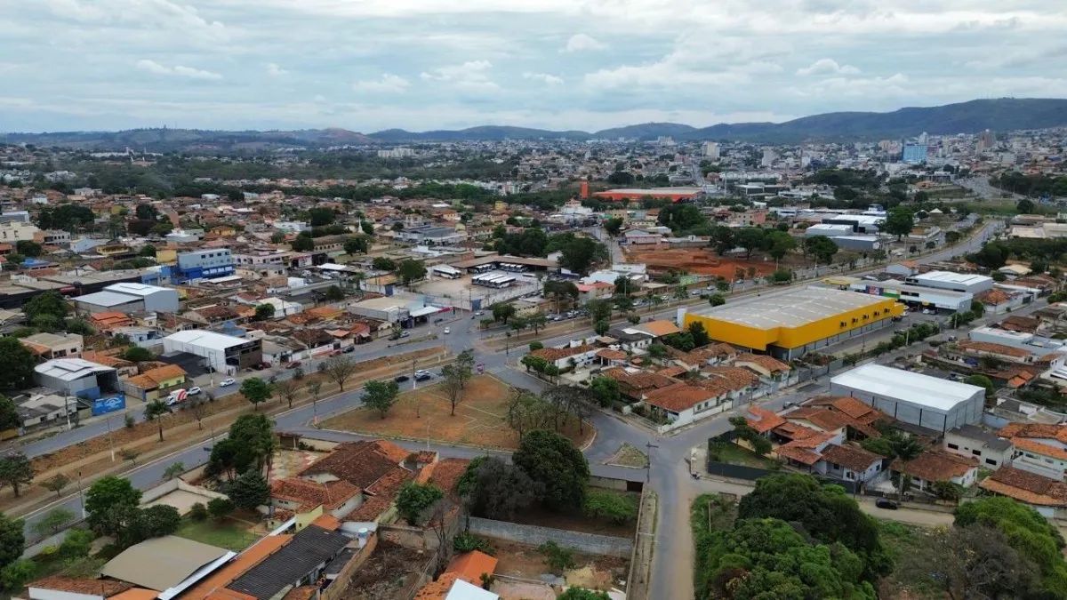 Galpão / Depósito / Armazém com 1 quarto para alugar em Sete Lagoas - Foto 3