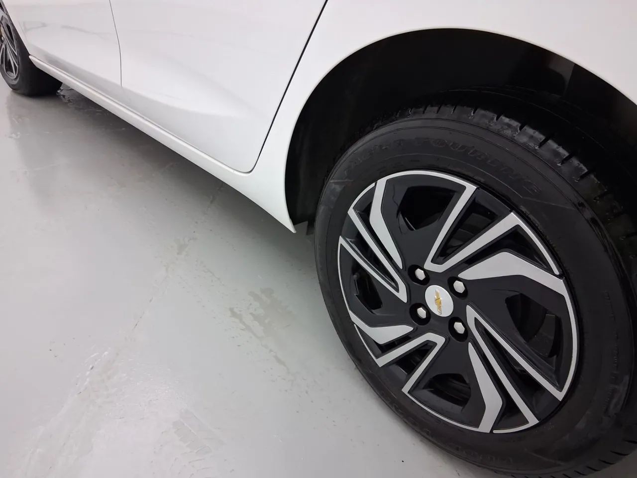 Chevrolet Onix Hatch 1.0 12V Flex Mec. 4P, foto 12 de 18