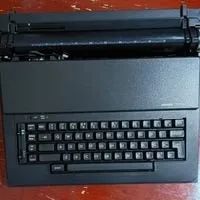 máquina de escrever olivetti praxis 20 na caixa - Foto 3