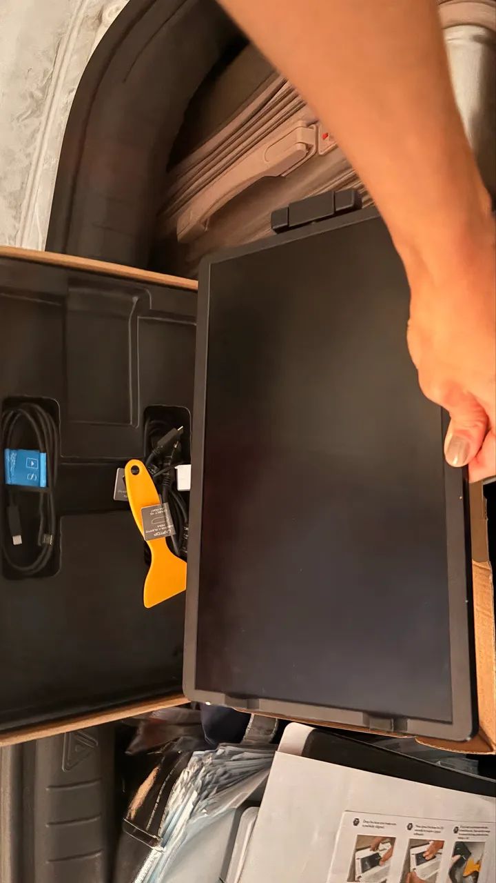 2 Tela para notebook com suporte de ferro